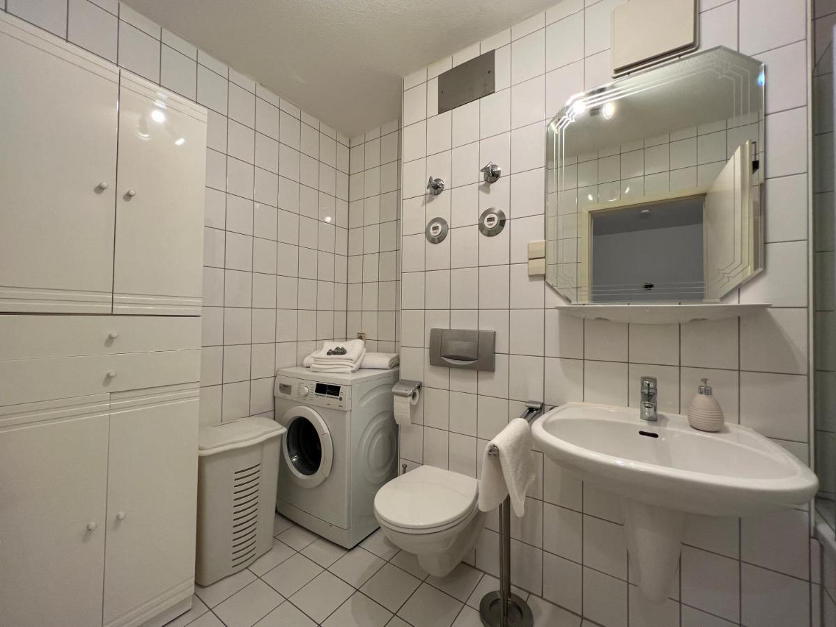 Maisonette Penthouse Fuer 8 Personen By Rabe - Free Netflix & Kostenloser Parkplatz & Grosse Terrasse Karlsruhe Exteriör bild