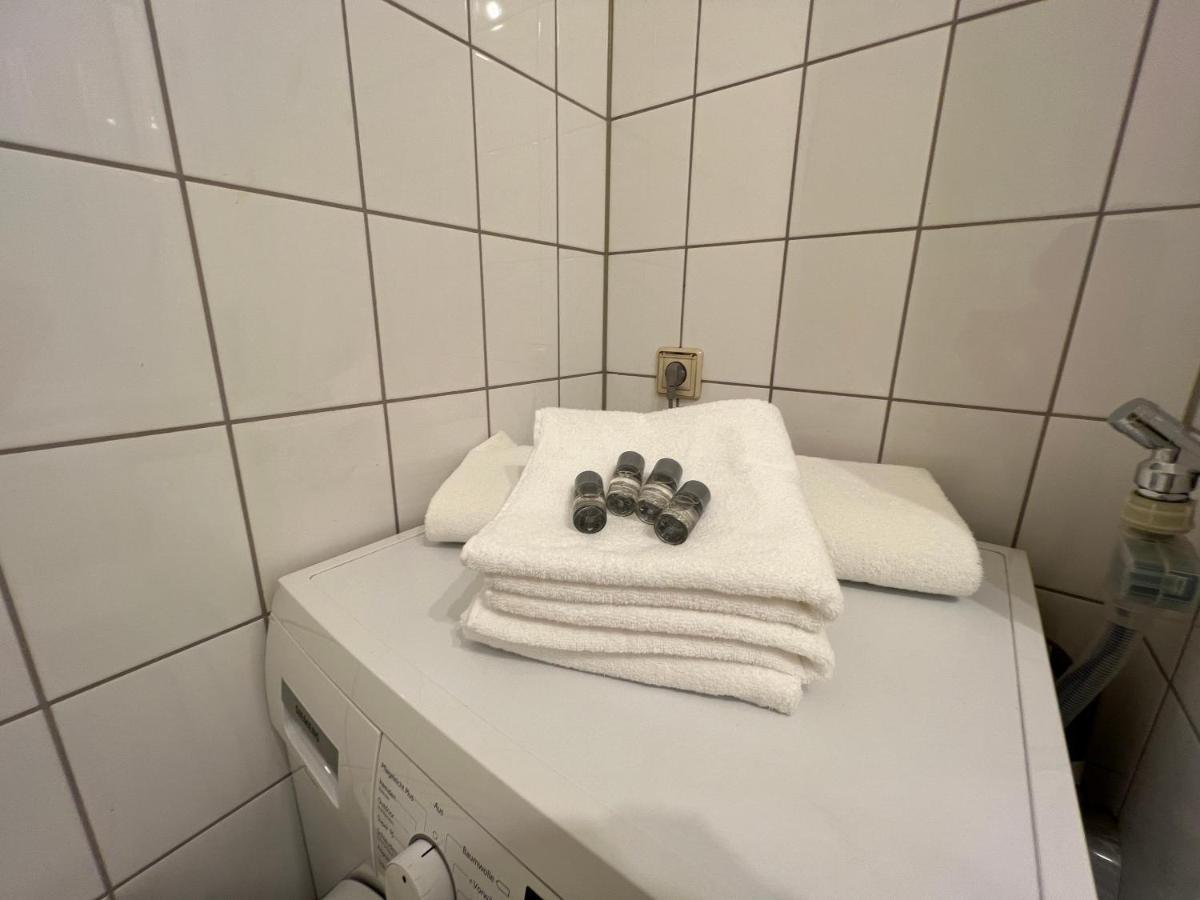 Maisonette Penthouse Fuer 8 Personen By Rabe - Free Netflix & Kostenloser Parkplatz & Grosse Terrasse Karlsruhe Exteriör bild