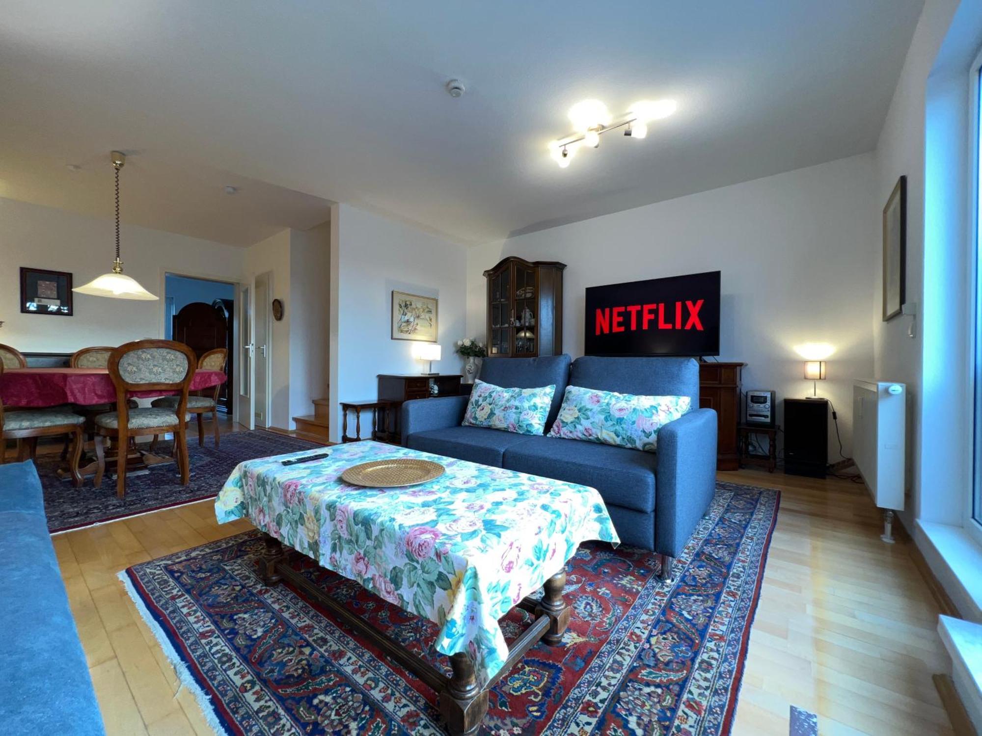 Maisonette Penthouse Fuer 8 Personen By Rabe - Free Netflix & Kostenloser Parkplatz & Grosse Terrasse Karlsruhe Exteriör bild